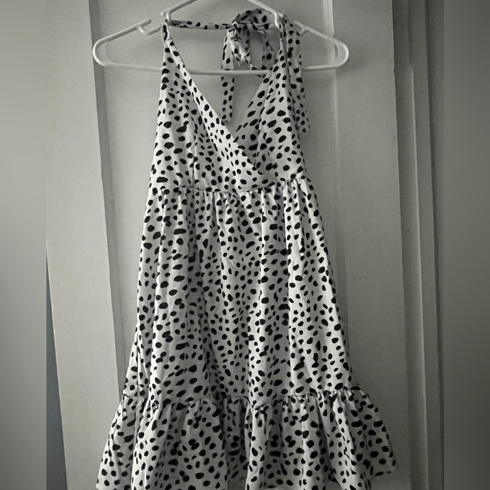 Size small BLK/White leopards print halter dress